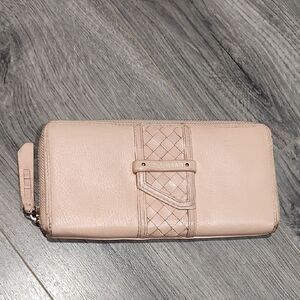Vintage Cole Haan Peachy Cream Zip Around Wallet